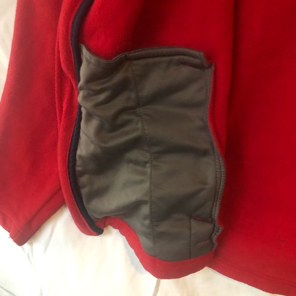 Red Chic Filet Fleece Size Medium - Picture 7 of 13